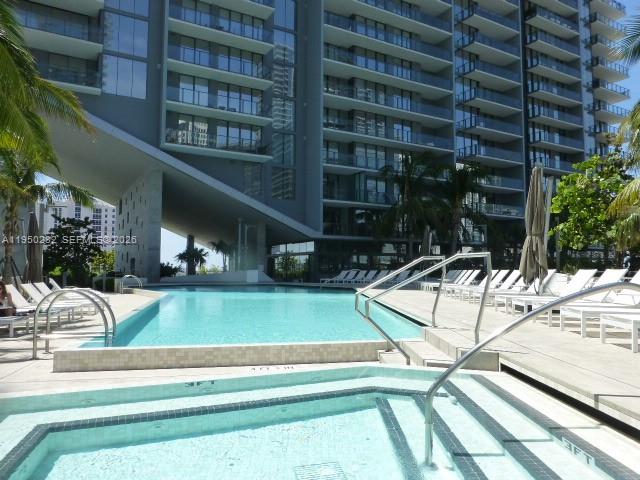 88 SW 7th St #2203, Miami FL 33130