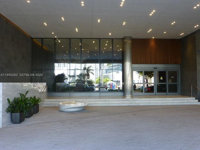 88 SW 7th St #2203, Miami FL 33130