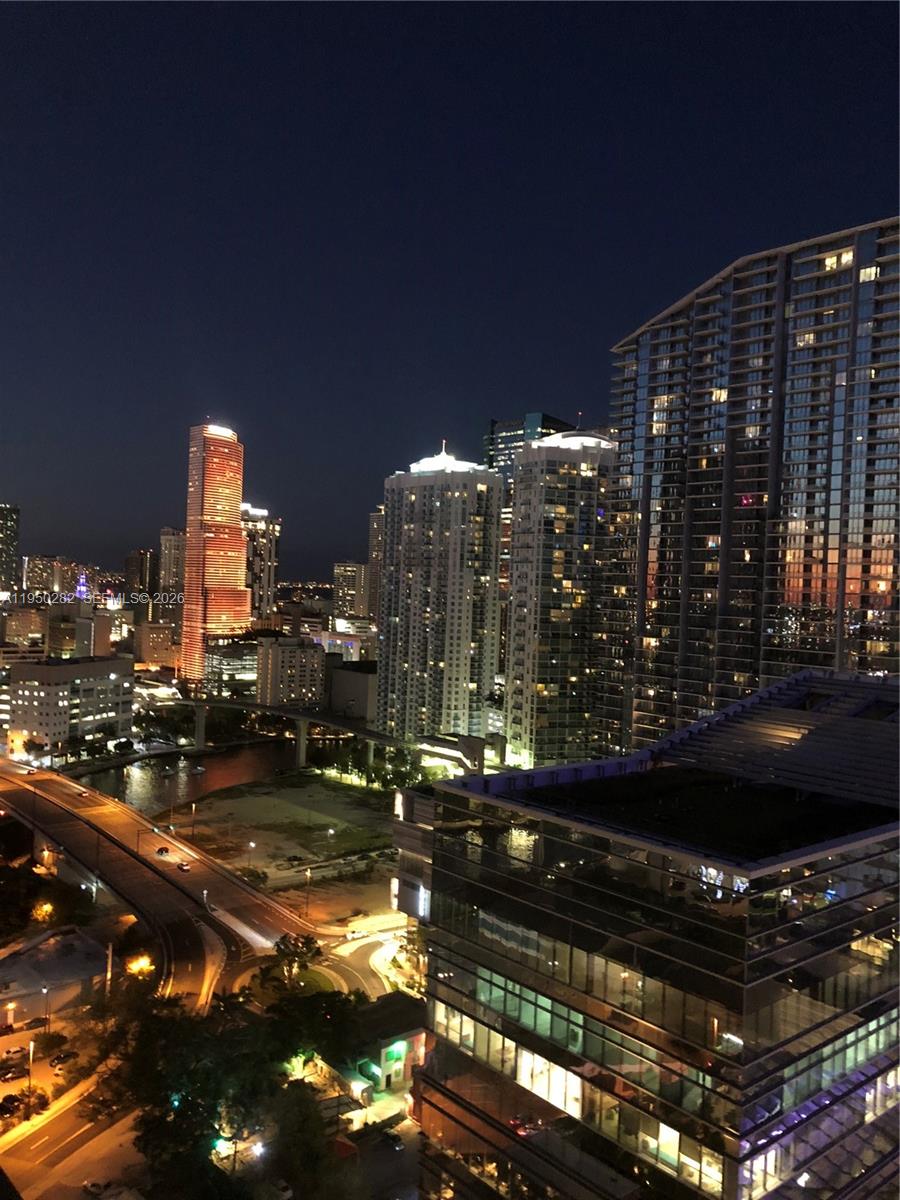 88 SW 7th St #2203, Miami FL 33130