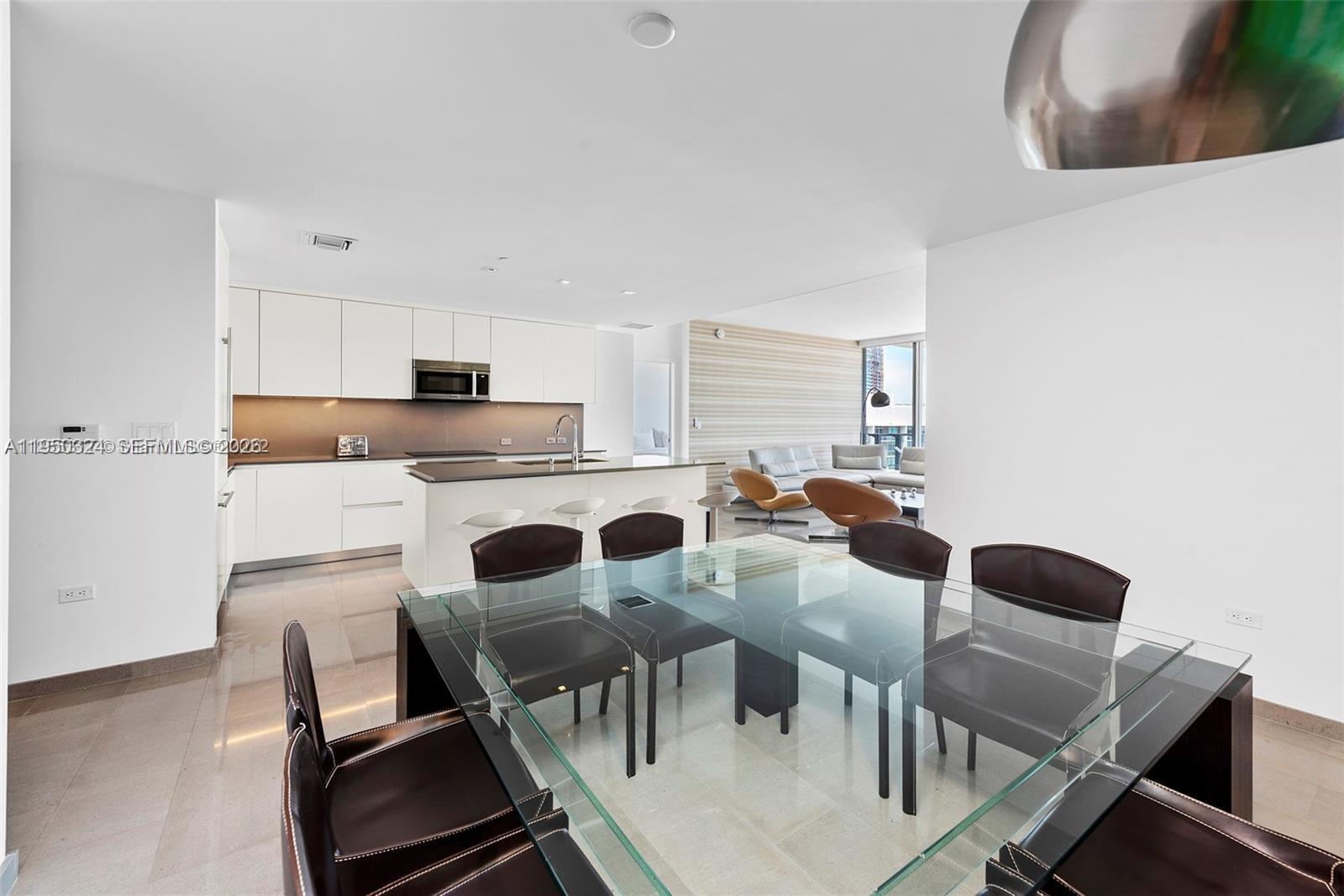 68 SE 6th St #3703, Miami FL 33131