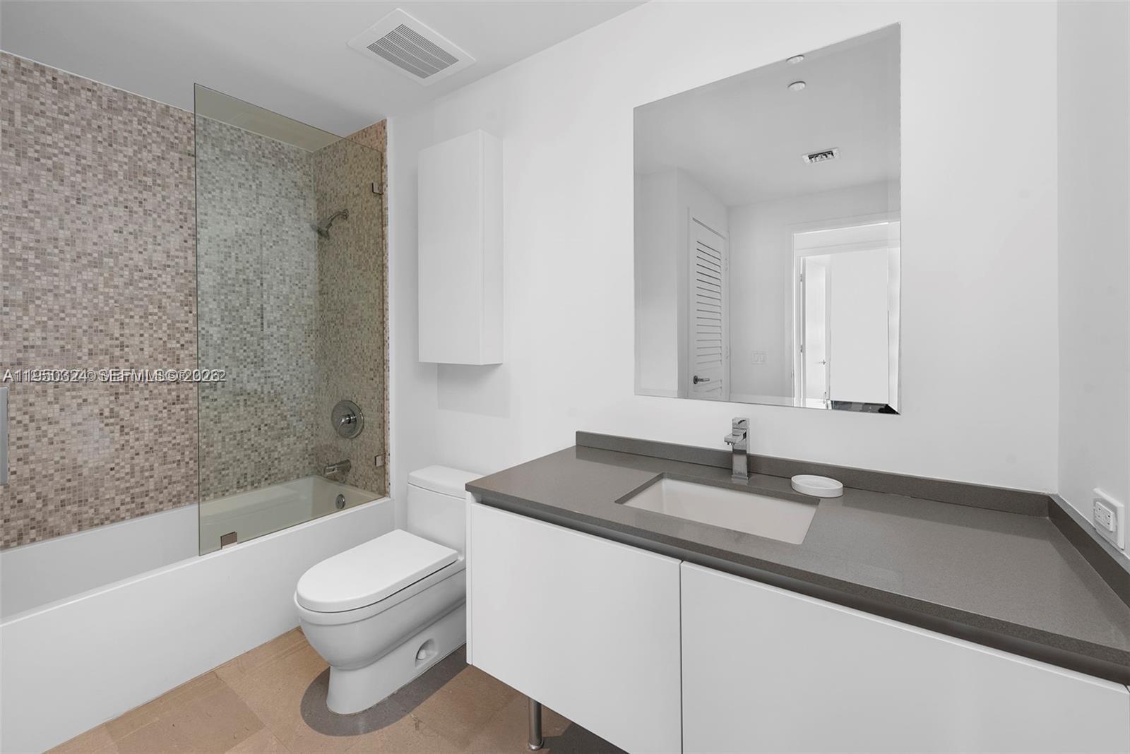 68 SE 6th St #3703, Miami FL 33131