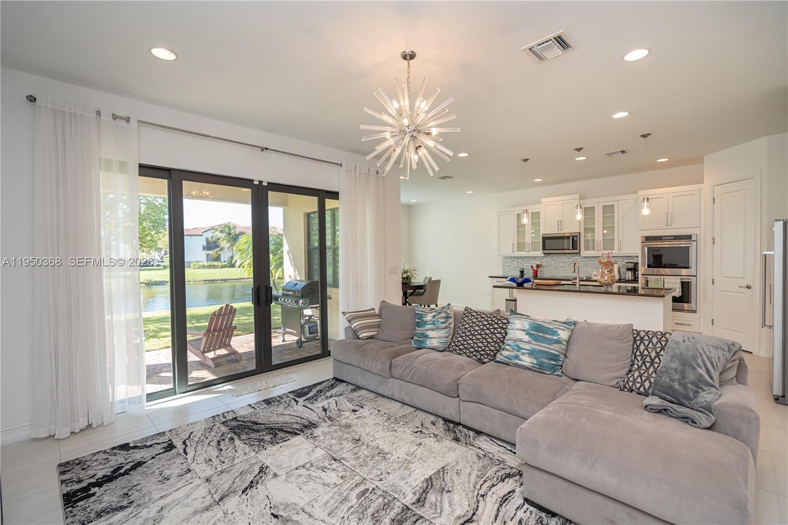 11824 SW 13th Ct, Pembroke Pines FL 33025