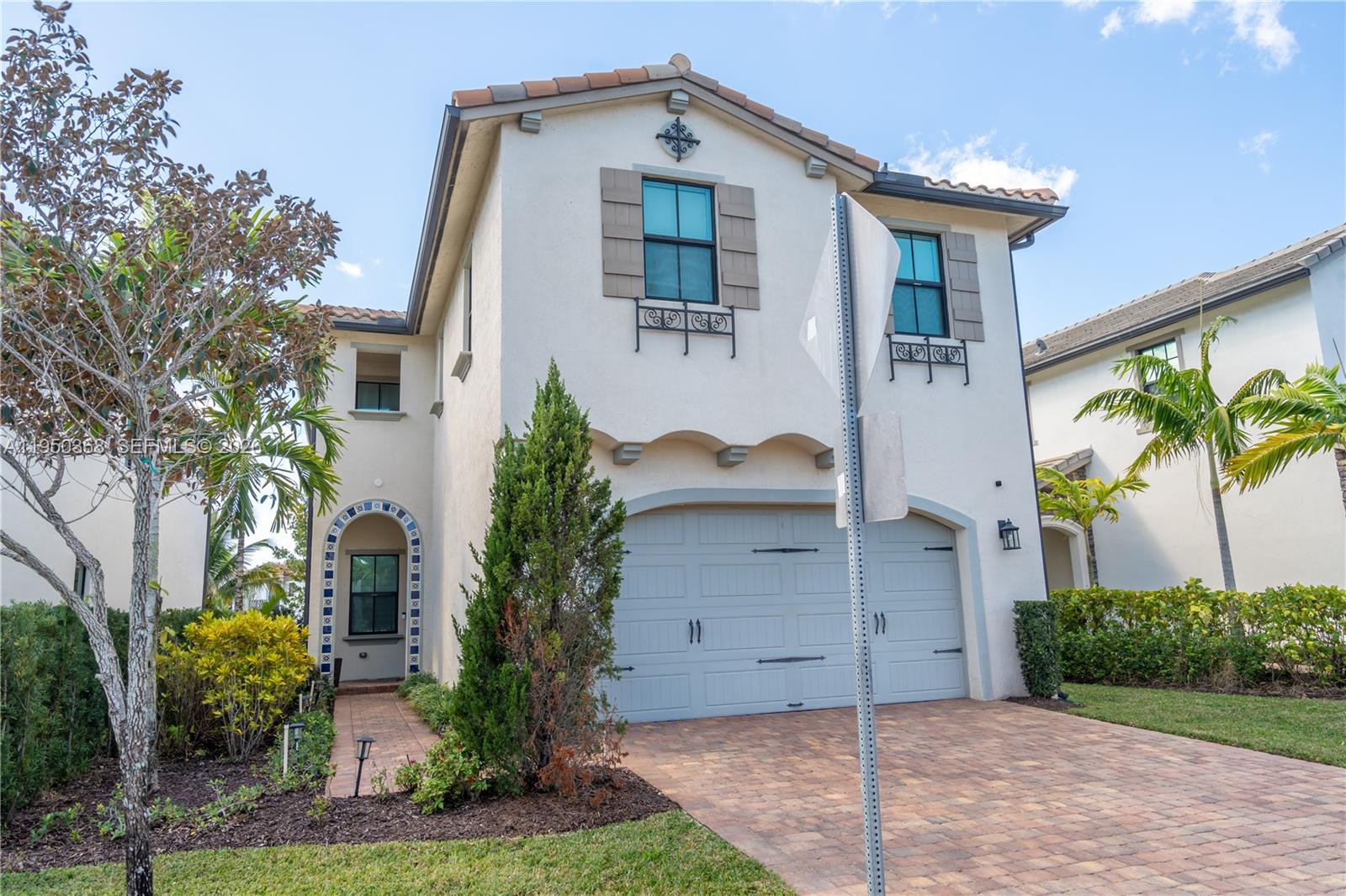 11824 SW 13th Ct, Pembroke Pines FL 33025