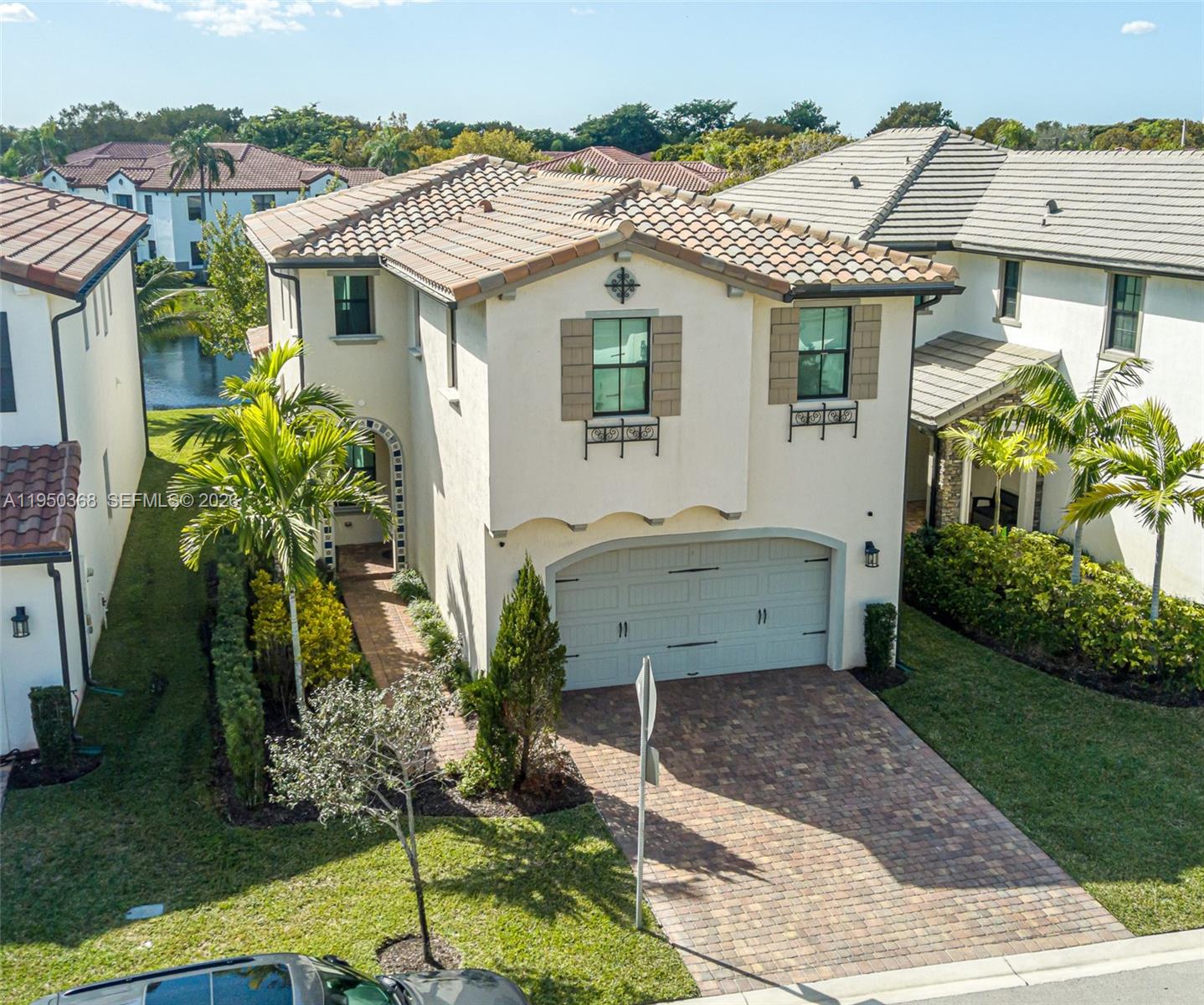 11824 SW 13th Ct, Pembroke Pines FL 33025