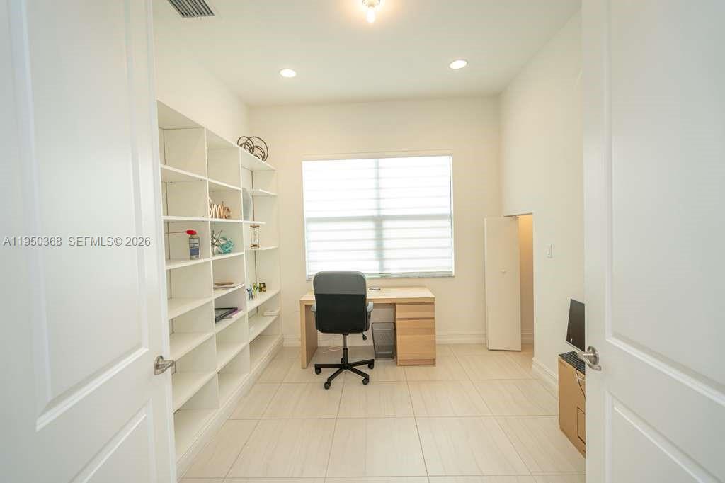 11824 SW 13th Ct, Pembroke Pines FL 33025