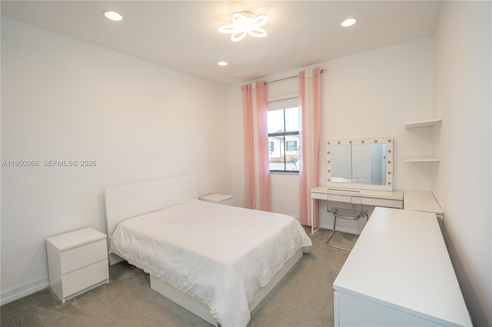 11824 SW 13th Ct, Pembroke Pines FL 33025