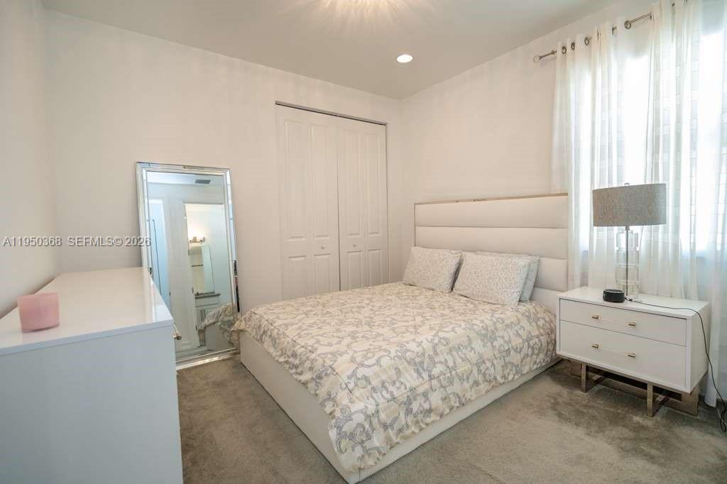 11824 SW 13th Ct, Pembroke Pines FL 33025