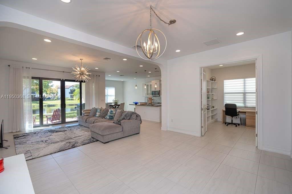 11824 SW 13th Ct, Pembroke Pines FL 33025