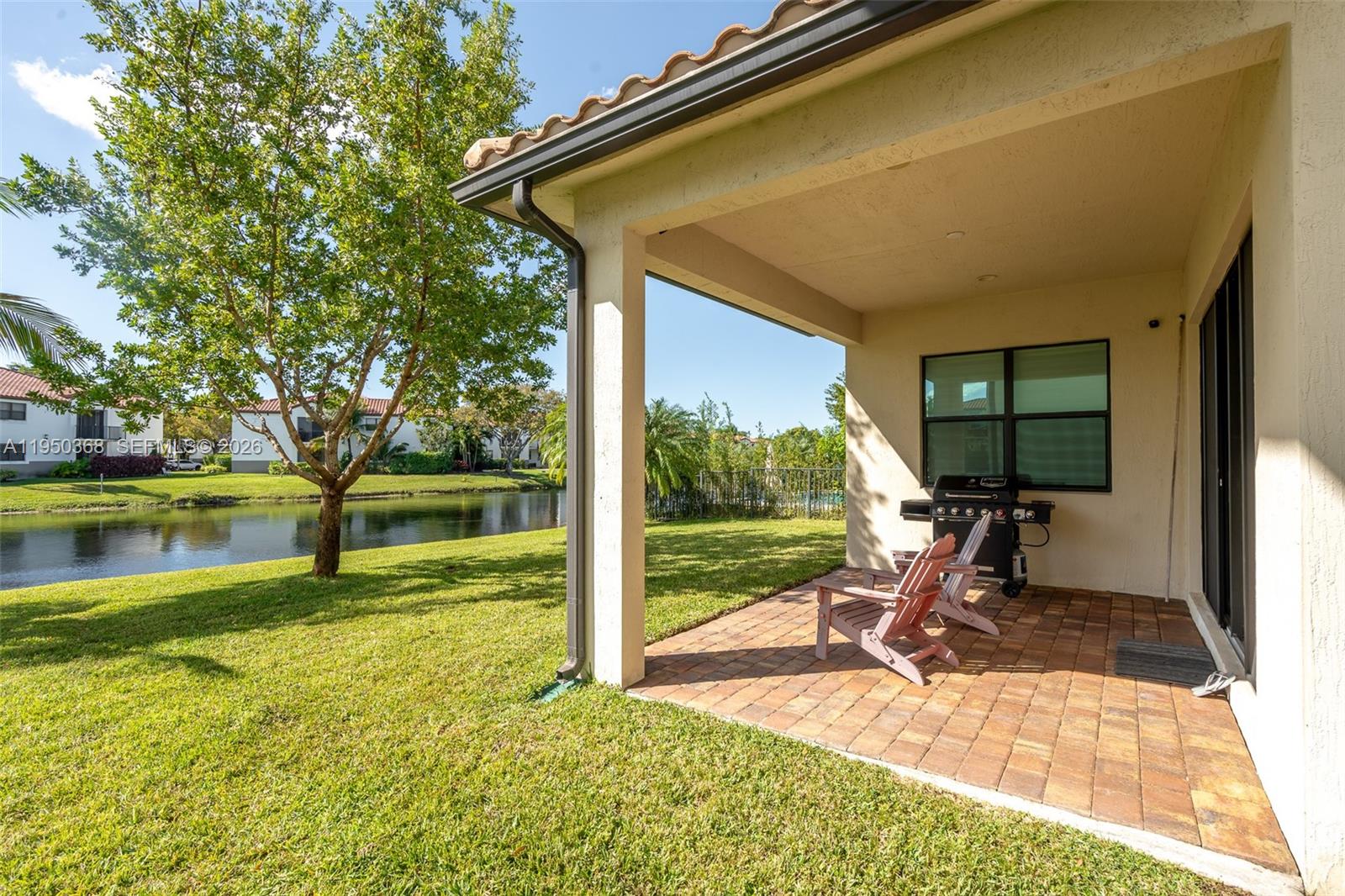 11824 SW 13th Ct, Pembroke Pines FL 33025