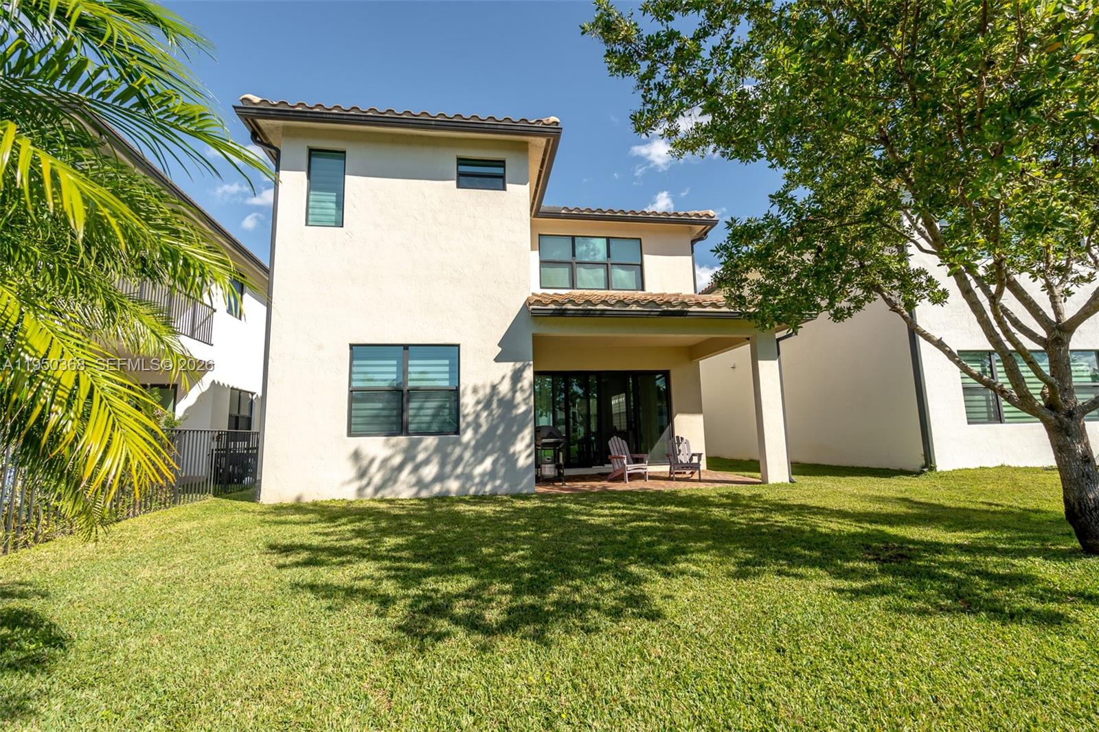 11824 SW 13th Ct, Pembroke Pines FL 33025