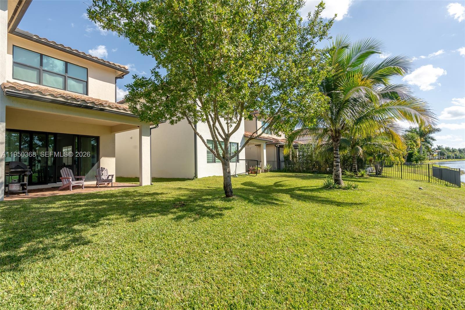 11824 SW 13th Ct, Pembroke Pines FL 33025
