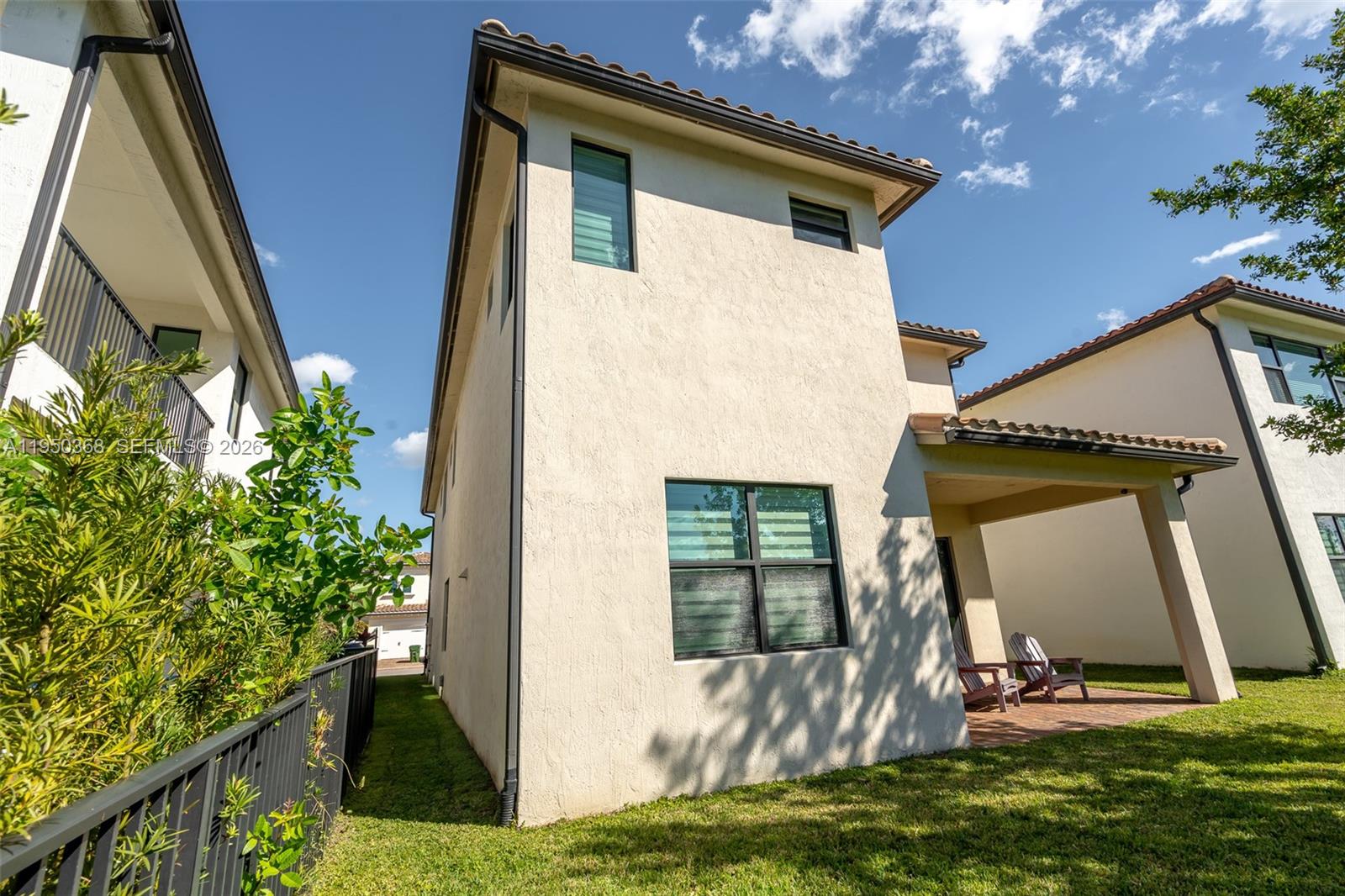 11824 SW 13th Ct, Pembroke Pines FL 33025