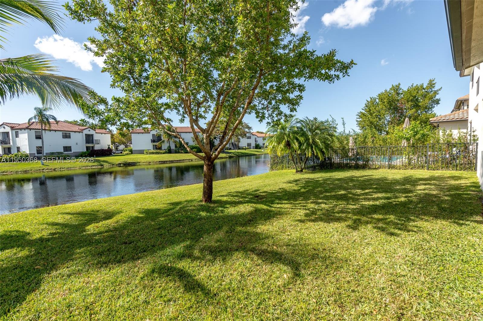 11824 SW 13th Ct, Pembroke Pines FL 33025
