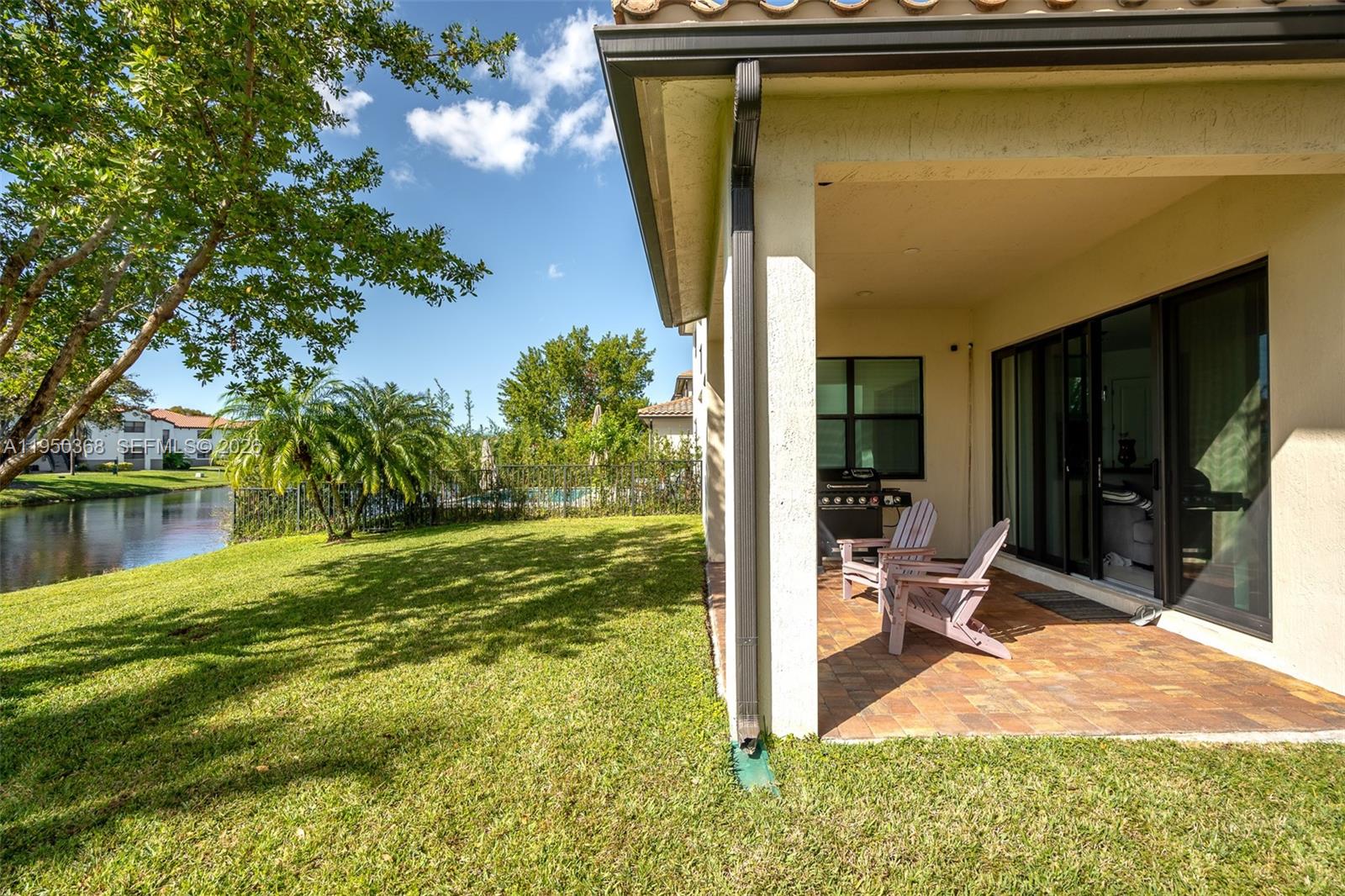 11824 SW 13th Ct, Pembroke Pines FL 33025