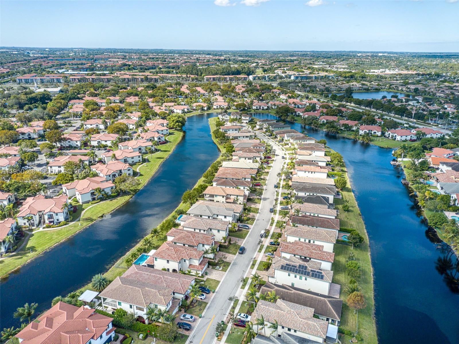 11824 SW 13th Ct, Pembroke Pines FL 33025