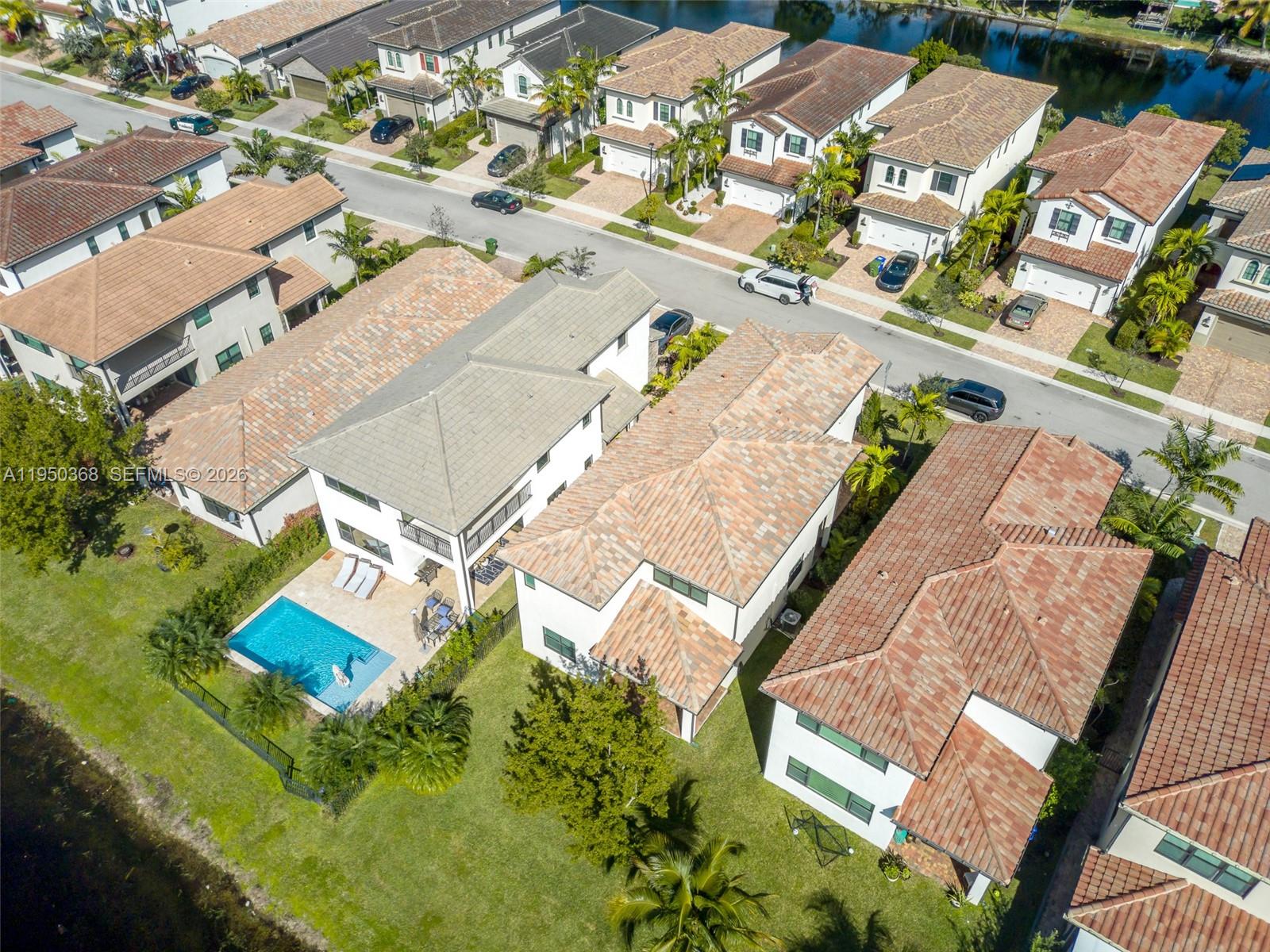 11824 SW 13th Ct, Pembroke Pines FL 33025