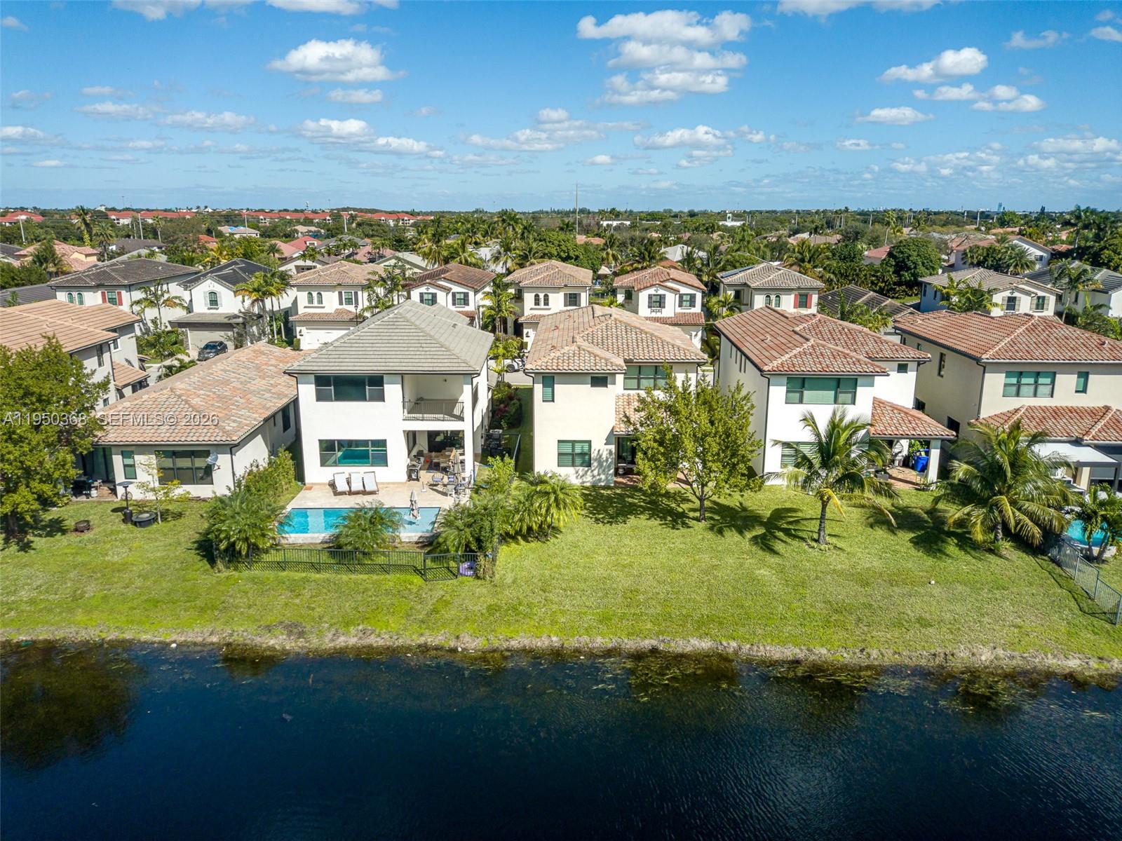 11824 SW 13th Ct, Pembroke Pines FL 33025