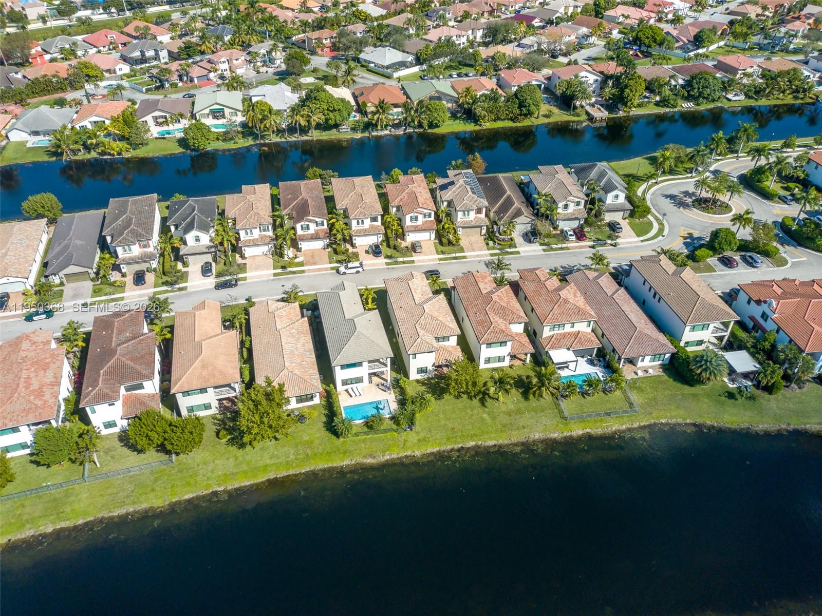 11824 SW 13th Ct, Pembroke Pines FL 33025