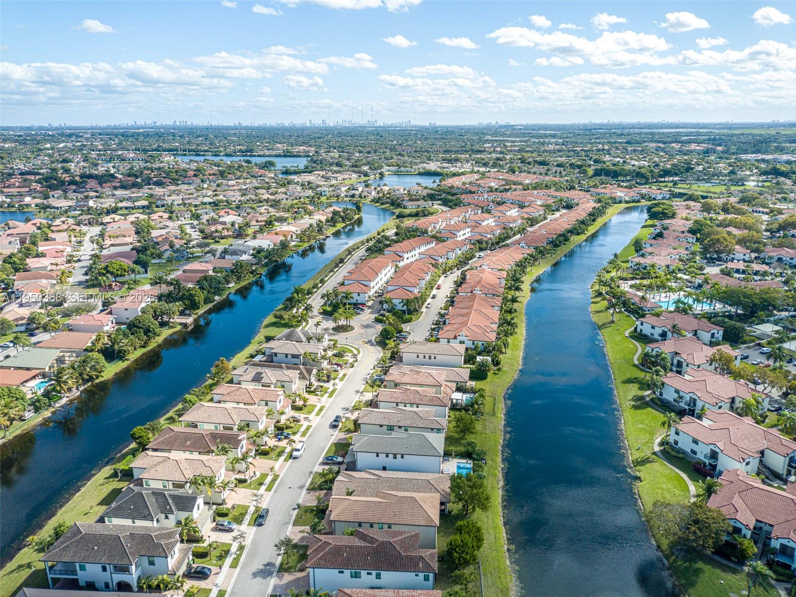 11824 SW 13th Ct, Pembroke Pines FL 33025