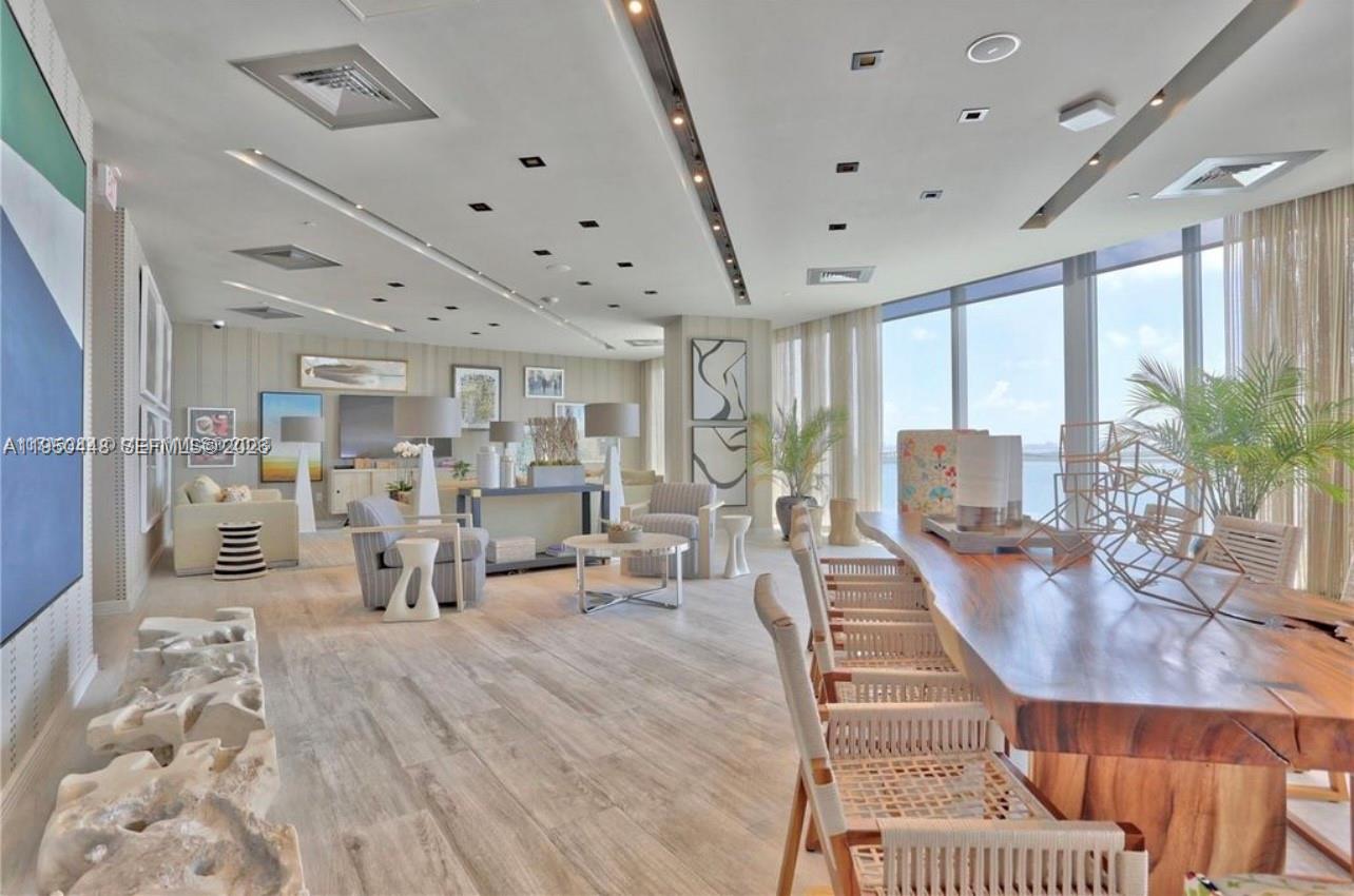 2900 NE 7th Ave #4009, Miami FL 33137