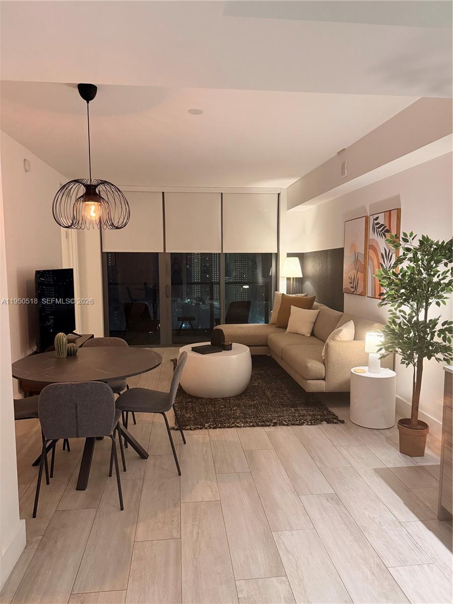 121 NE 34th St #2806A, Miami FL 33137