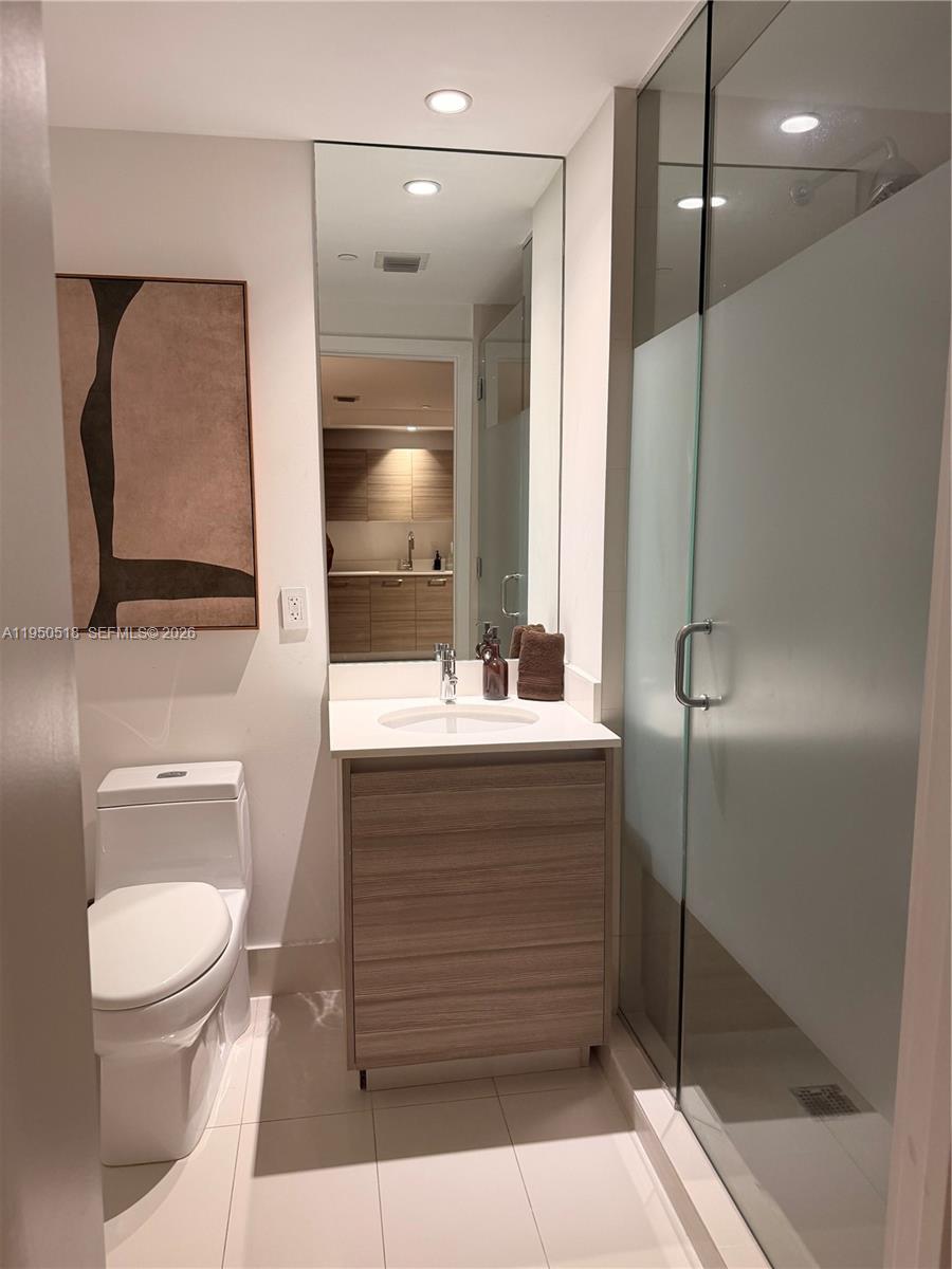 121 NE 34th St #2806A, Miami FL 33137