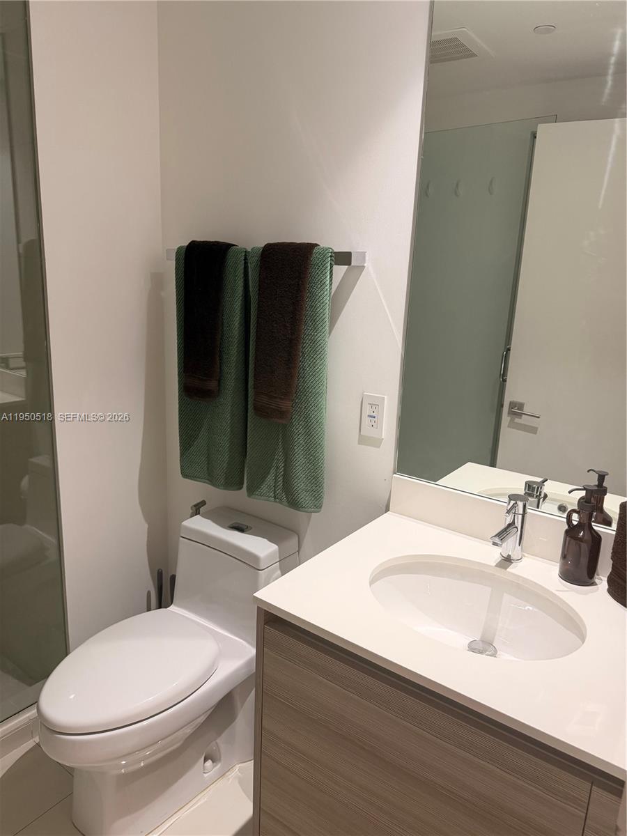 121 NE 34th St #2806A, Miami FL 33137