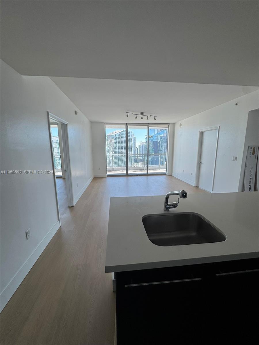 90 SW 3rd St #3901, Miami FL 33130