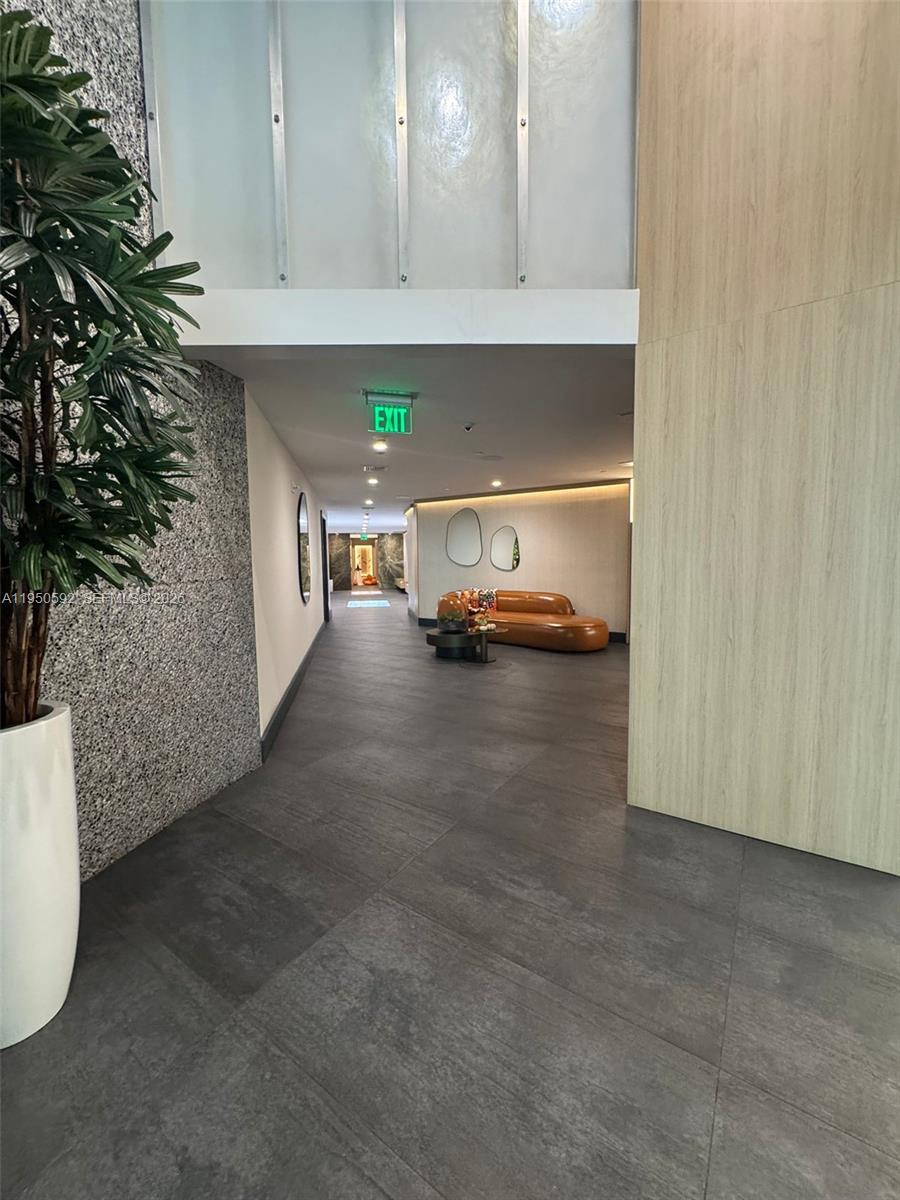 90 SW 3rd St #3901, Miami FL 33130