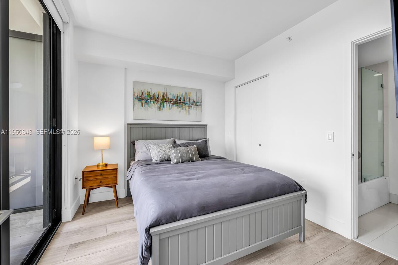 121 NE 34th St #1514, Miami FL 33137