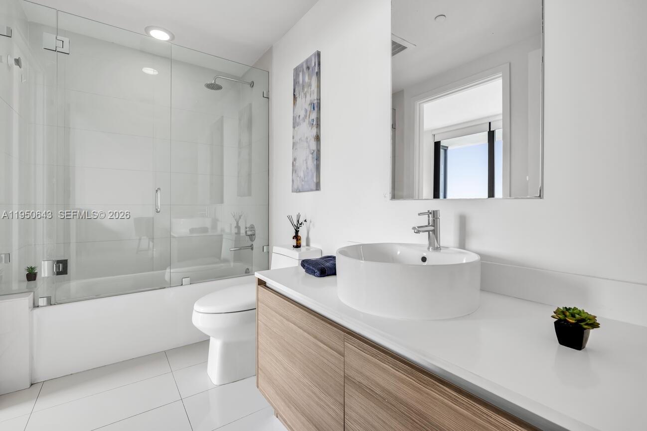 121 NE 34th St #1514, Miami FL 33137