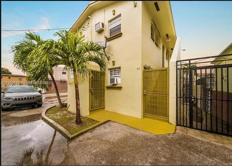 1500 NW 69th Ter, Miami FL 33147