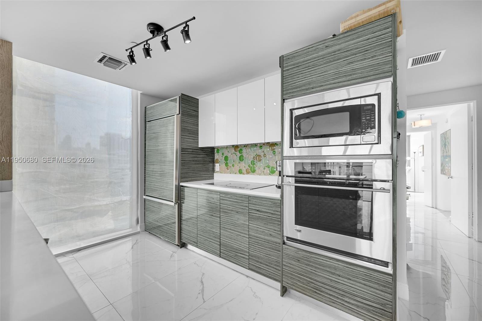 460 NE 28th St #608, Miami FL 33137