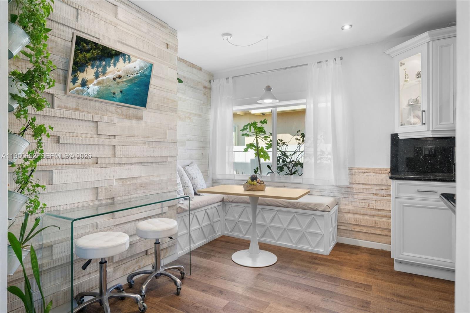 7770 Hawthorne Ave, Miami Beach FL 33141