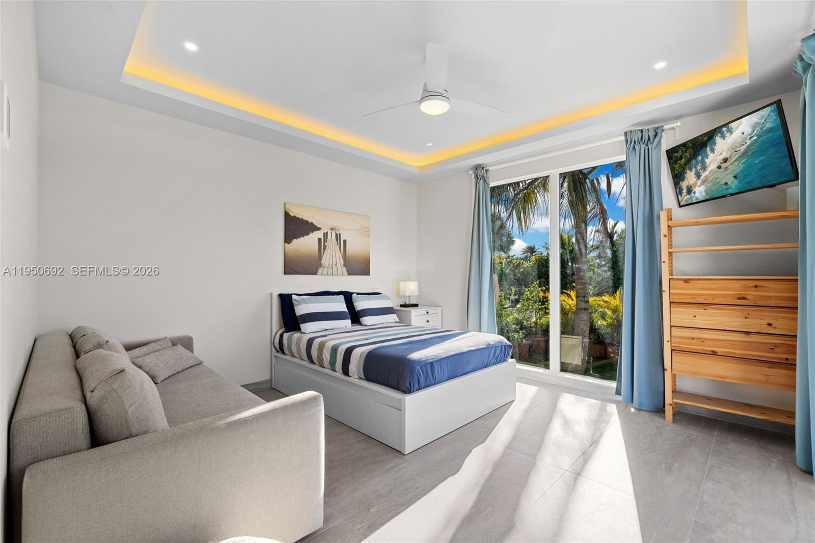 7770 Hawthorne Ave, Miami Beach FL 33141