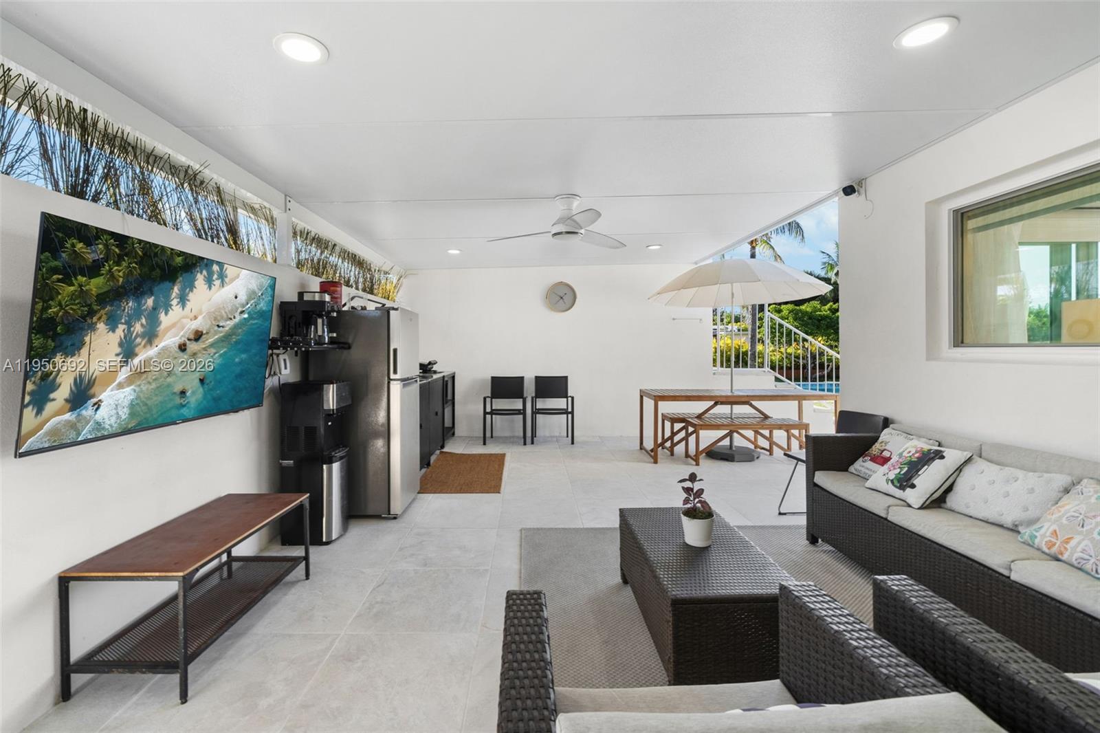 7770 Hawthorne Ave, Miami Beach FL 33141