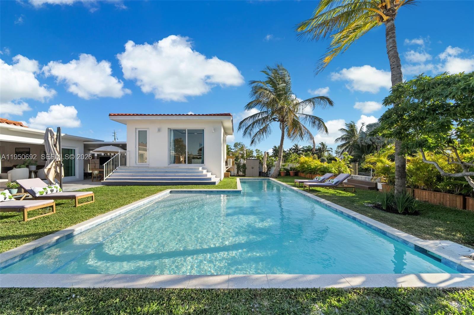 7770 Hawthorne Ave, Miami Beach FL 33141