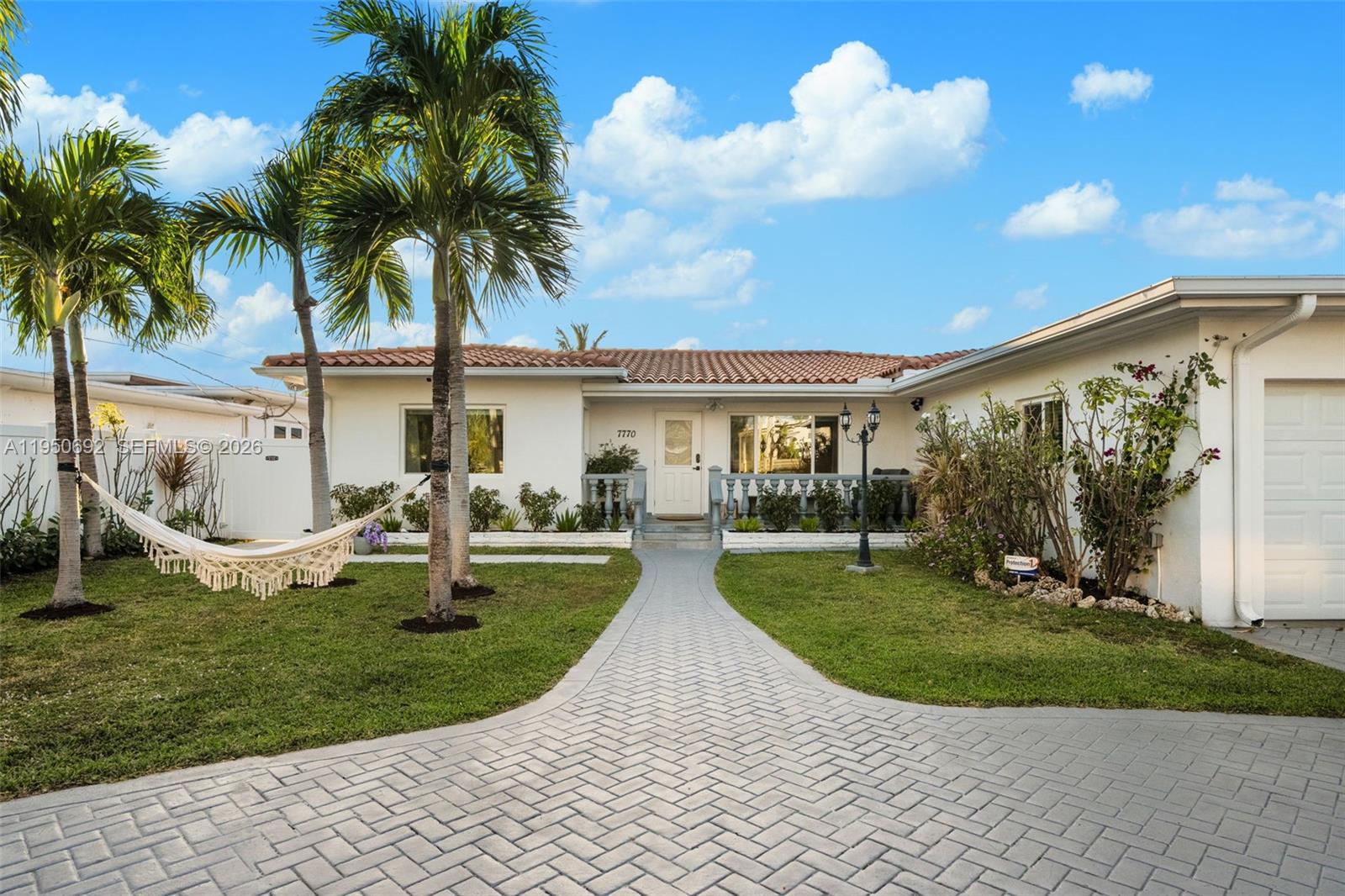 7770 Hawthorne Ave, Miami Beach FL 33141