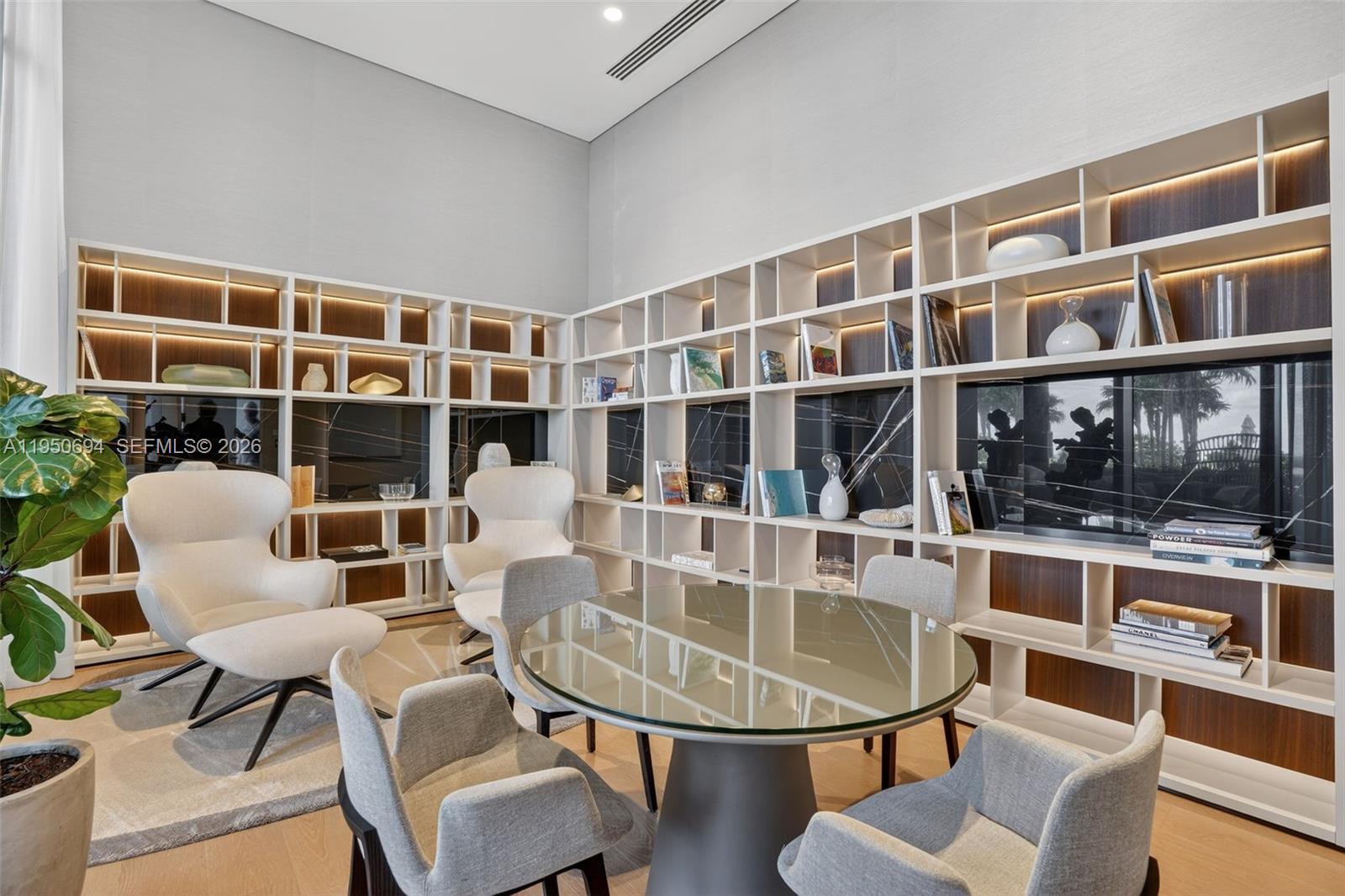 5775 Collins Ave #405, Miami Beach FL 33140
