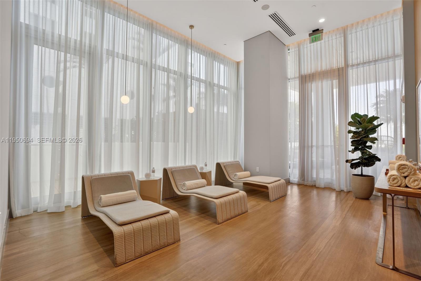 5775 Collins Ave #405, Miami Beach FL 33140