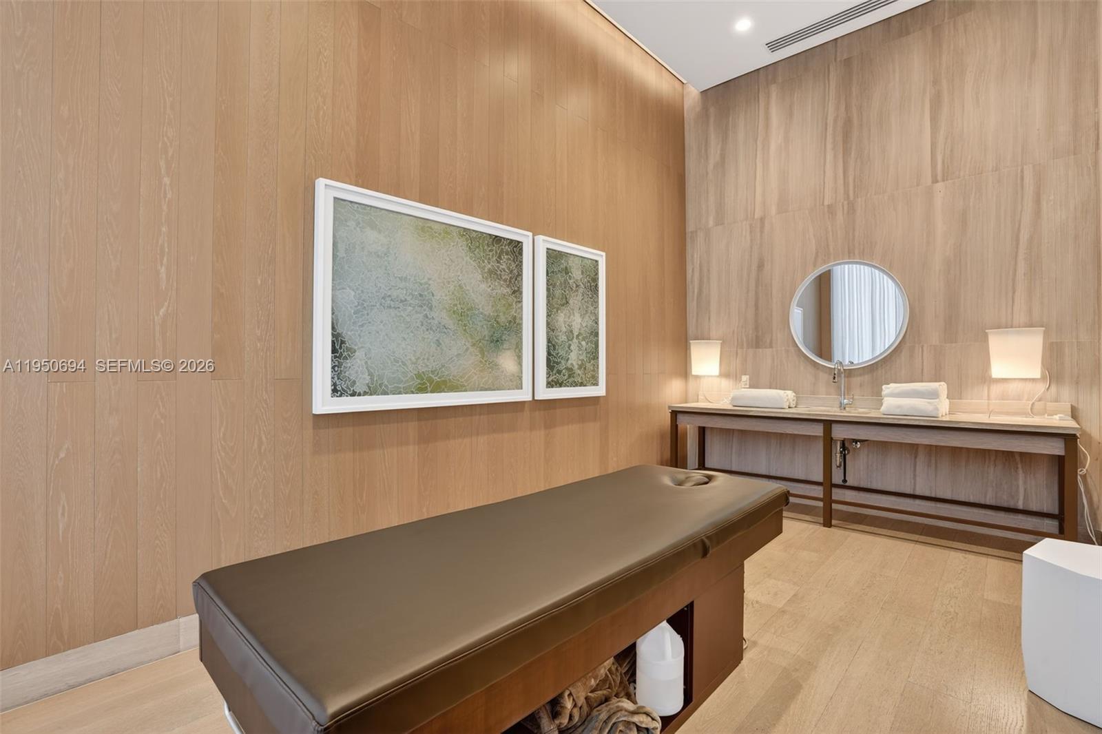 5775 Collins Ave #405, Miami Beach FL 33140