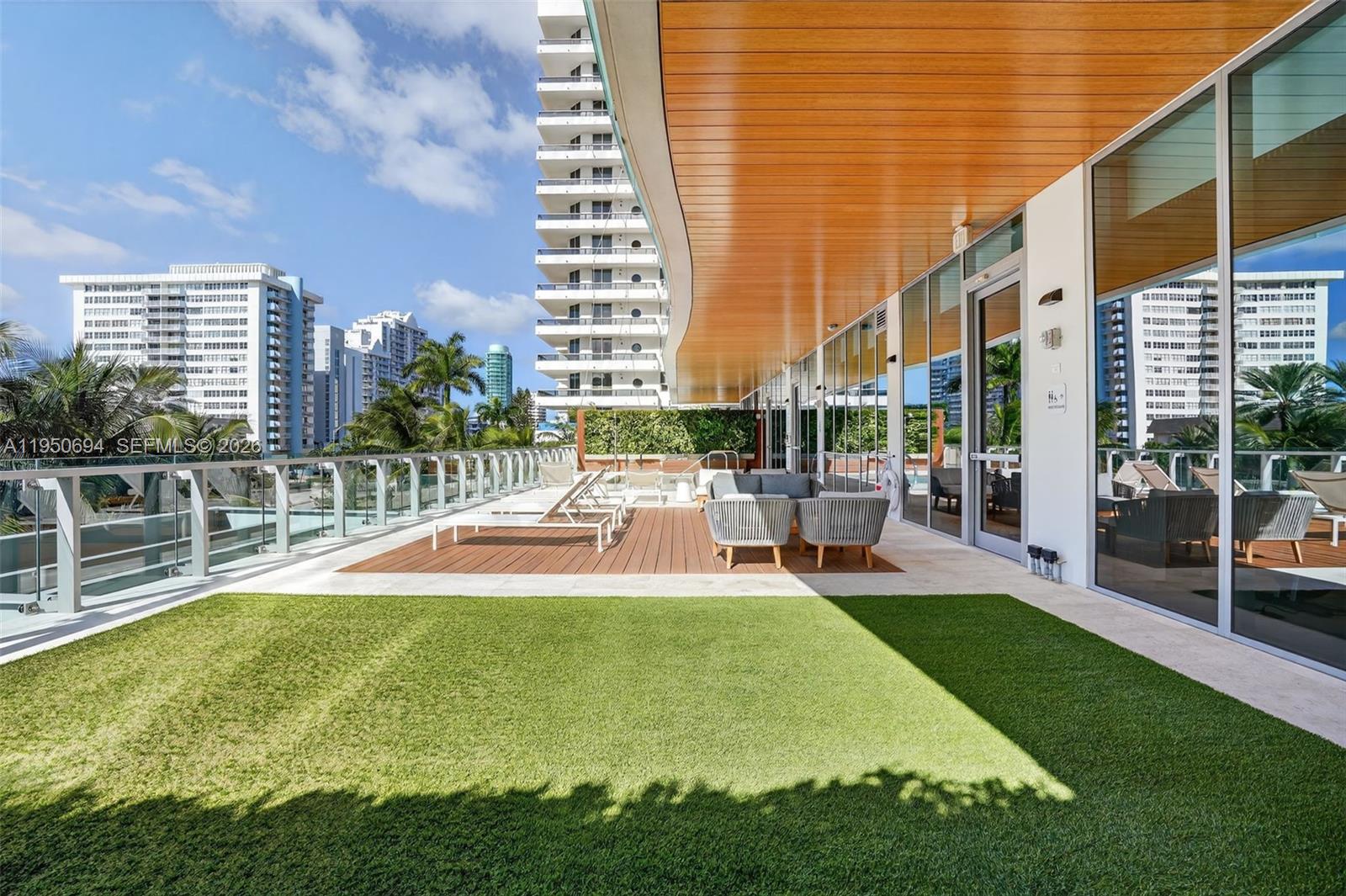 5775 Collins Ave #405, Miami Beach FL 33140