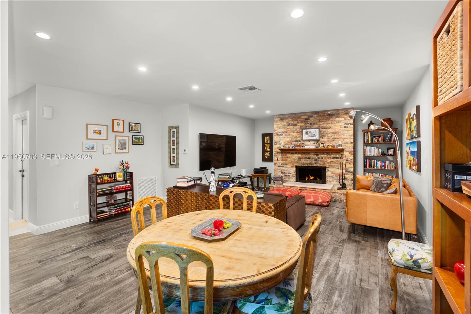 6809 Mentone St, Coral Gables FL 33146