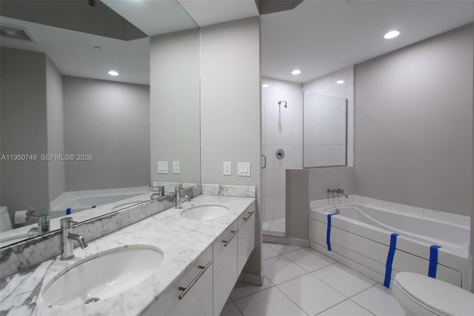 500 Brickell Ave #4110, Miami FL 33131