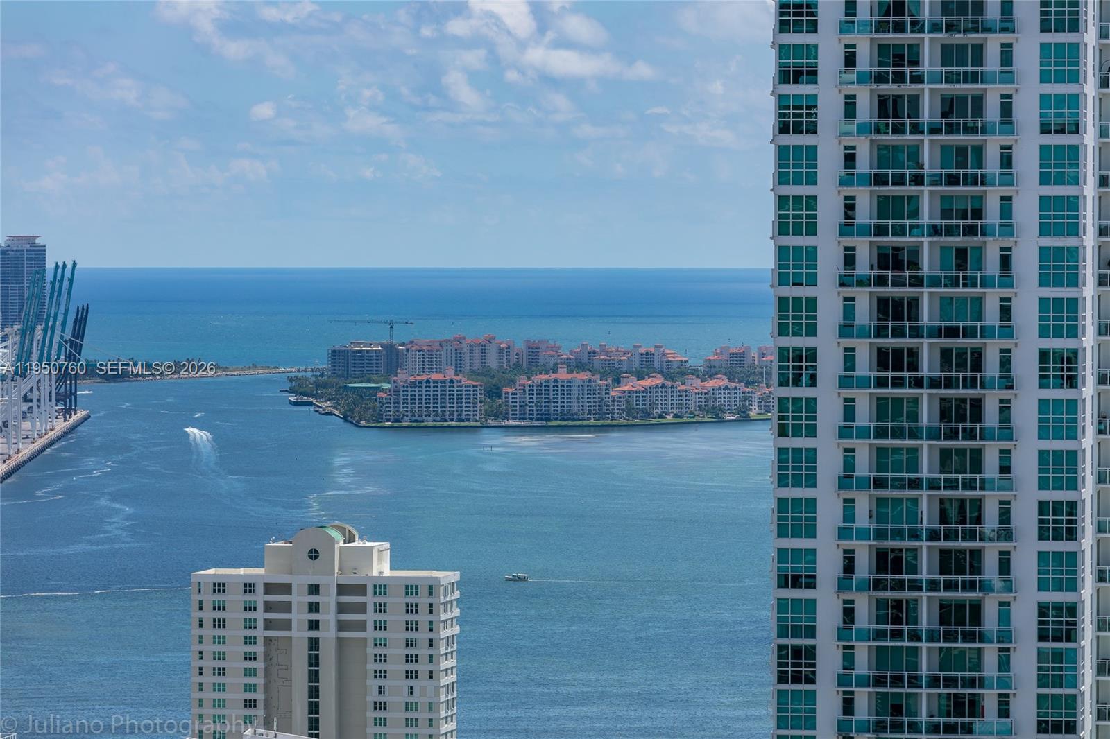55 SW 9th St #PH4603, Miami FL 33130
