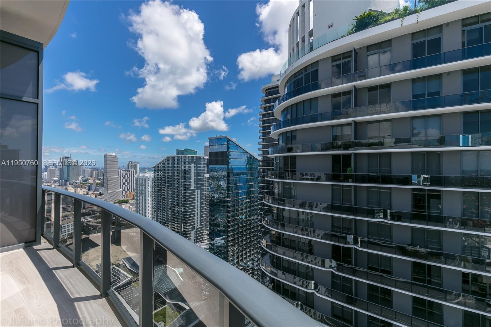 55 SW 9th St #PH4603, Miami FL 33130