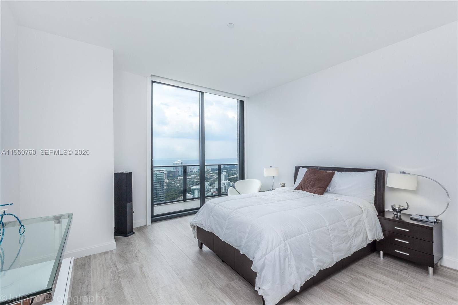 55 SW 9th St #PH4603, Miami FL 33130