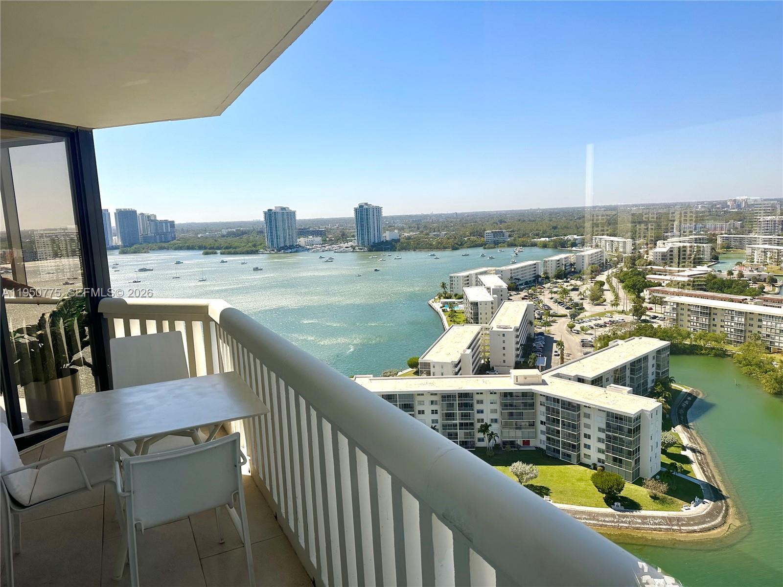 1000 W Island Blvd #2410, Aventura FL 33160