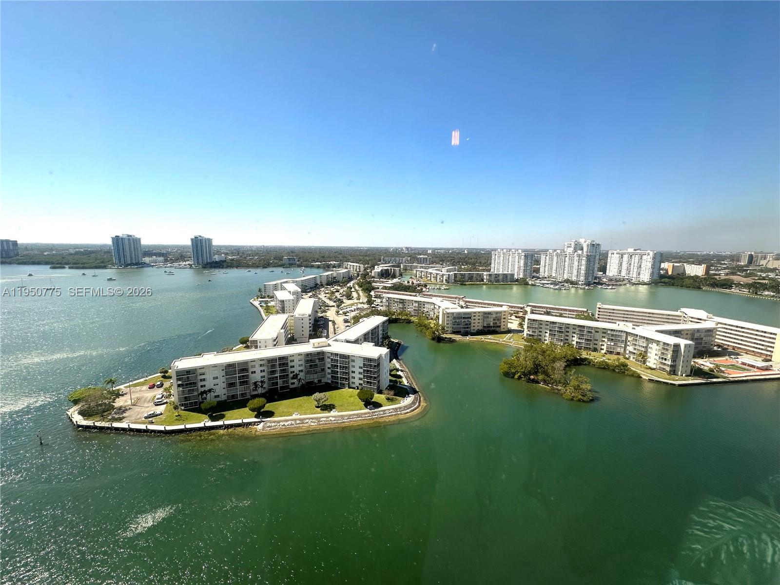 1000 W Island Blvd #2410, Aventura FL 33160