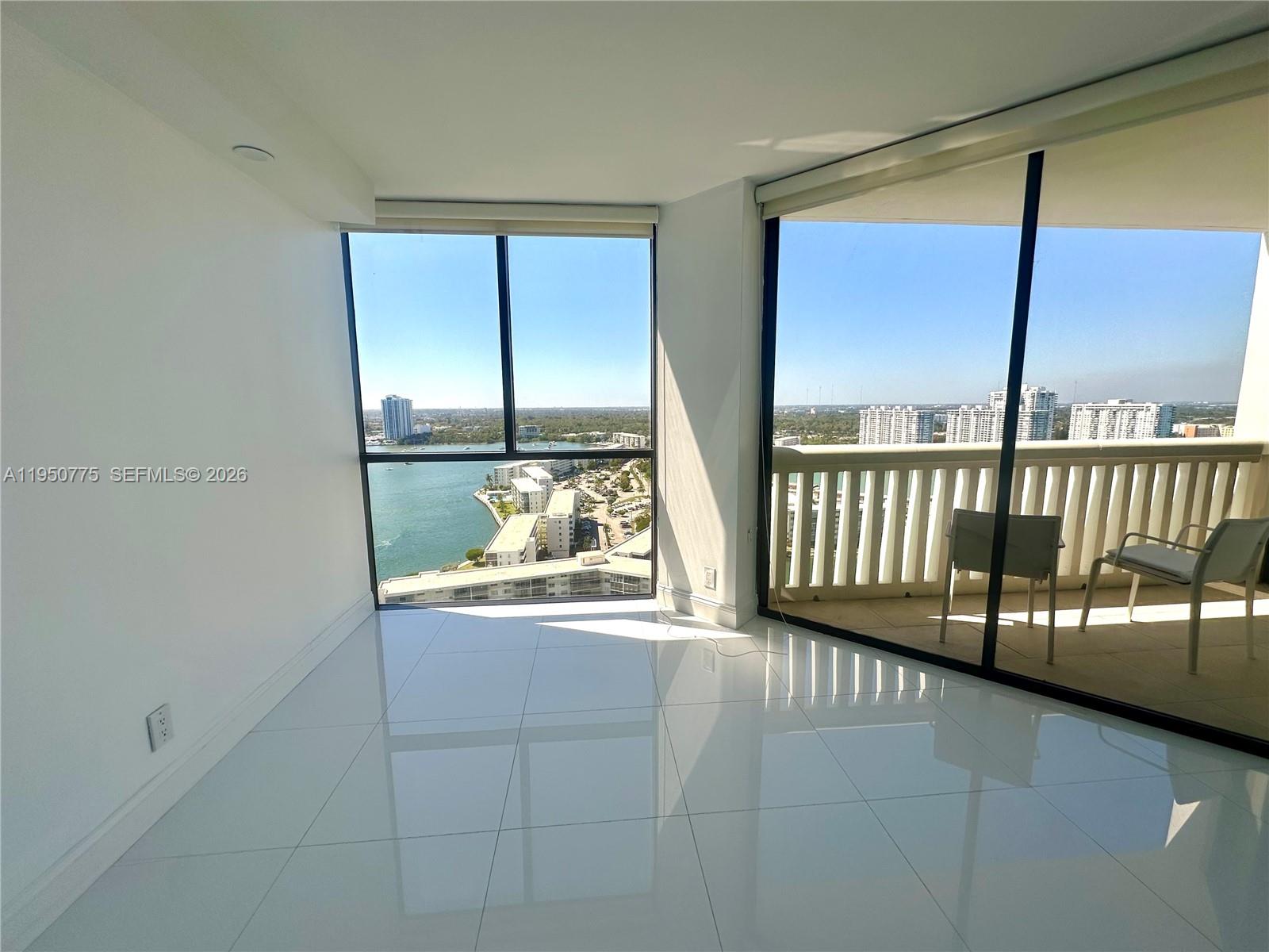 1000 W Island Blvd #2410, Aventura FL 33160